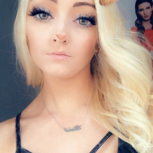 Meet your Posher, Sandy - Picture 2 of 2